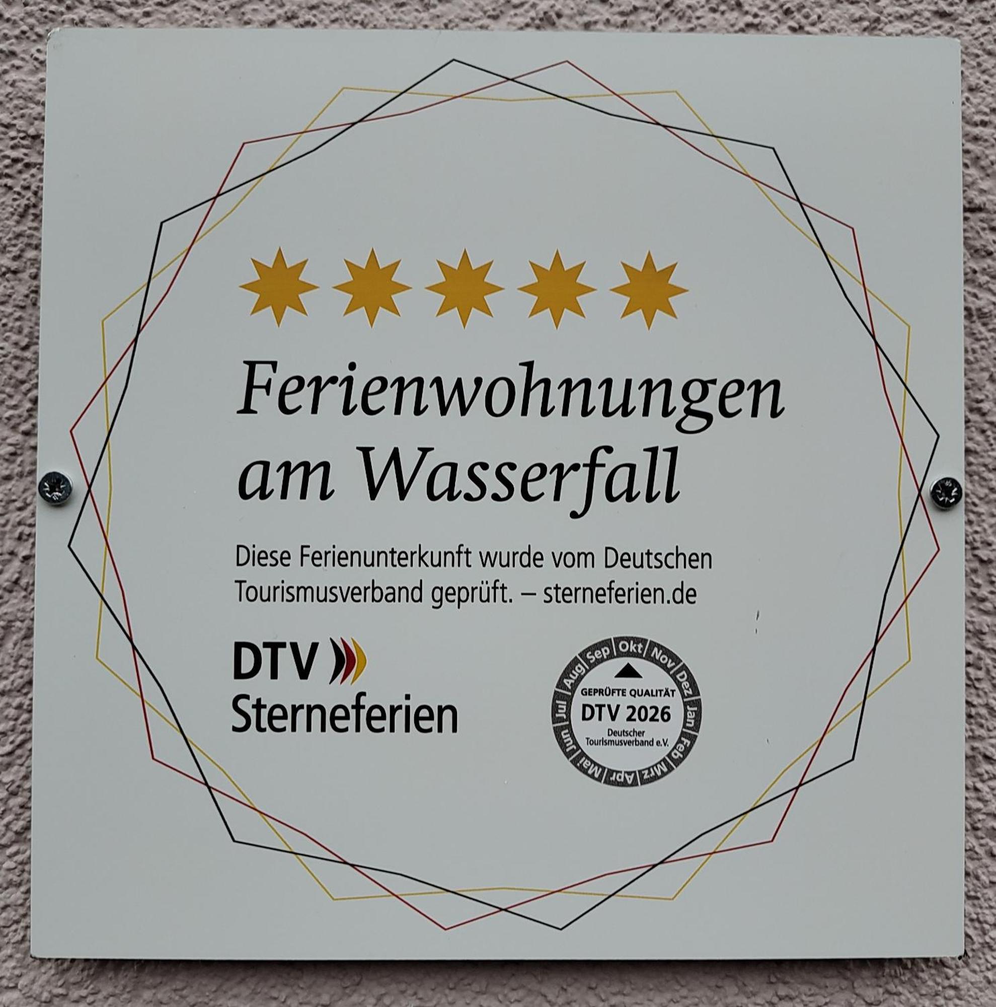 Ferienwohnungen Am Wasserfall Бад Урах Екстериор снимка